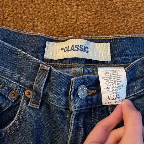 Gap Classic Dark Wash Jeans - Women’s - Picture 2 of 4